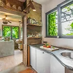 Skyline - Pool - Lakeview - Privacy - Happy *