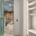 Skyline - Pool - Lakeview - Privacy - Happy *