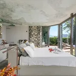 Skyline - Pool - Lakeview - Privacy - Happy *