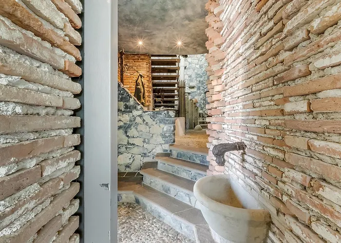 Skyline - Pool - Lakeview - Privacy - Happy