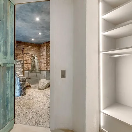 Skyline - Pool - Lakeview - Privacy - Happy *