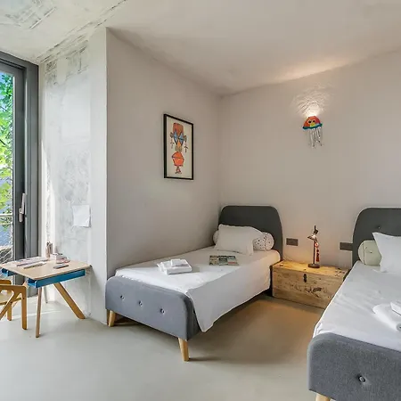 Апартаменти Skyline - Pool - Lakeview - Privacy - Happy