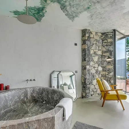 Skyline - Pool - Lakeview - Privacy - Happy